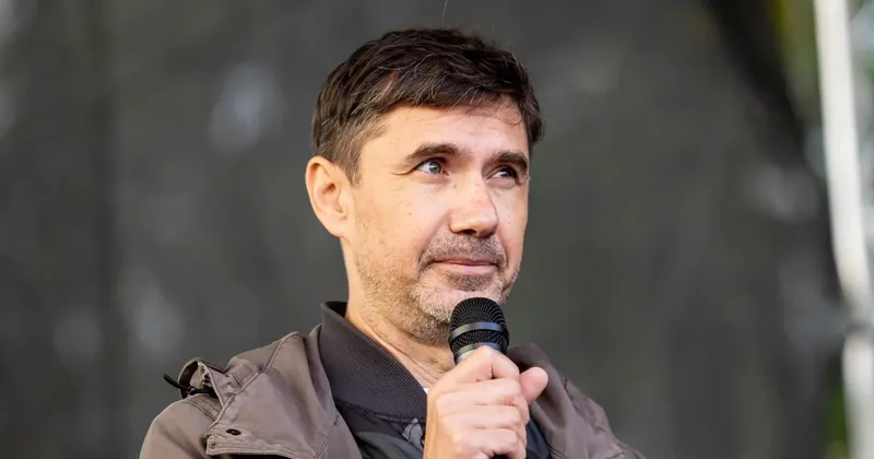 Ladislav Vrabel — dezinformátor, profil DETEKTIVNÍ PARTA